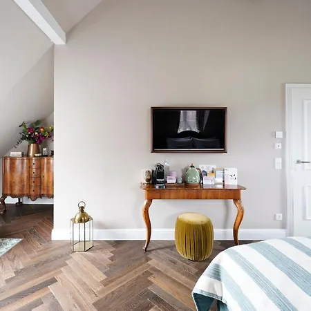 Numa Salzburg Ivy Apart Otel 4*